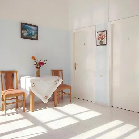 House 3*